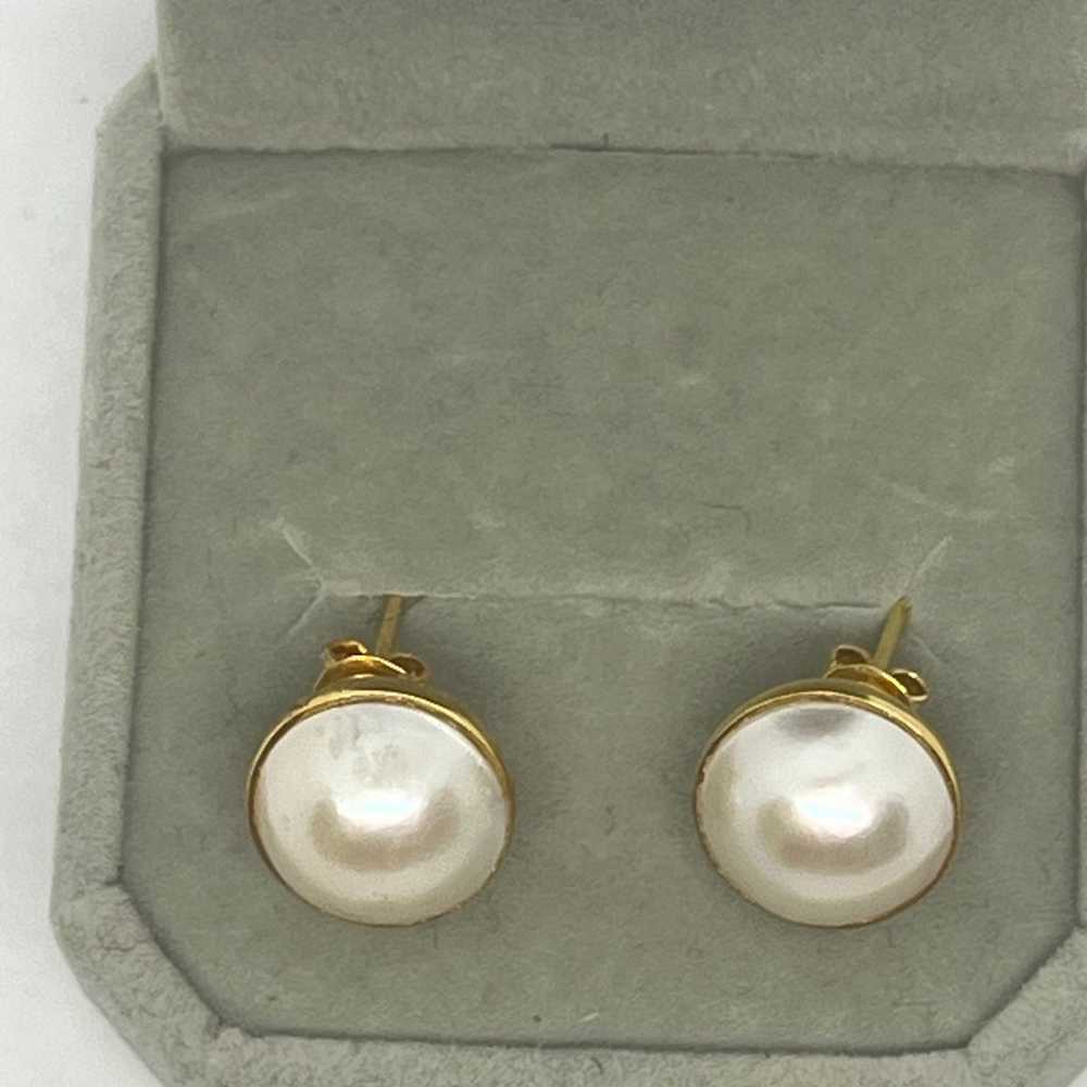 14k Round Mabe Pearl Earrings - image 2