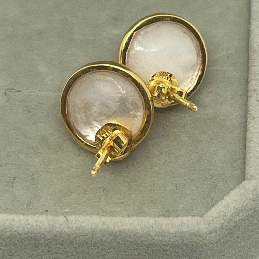14k Round Mabe Pearl Earrings - image 4