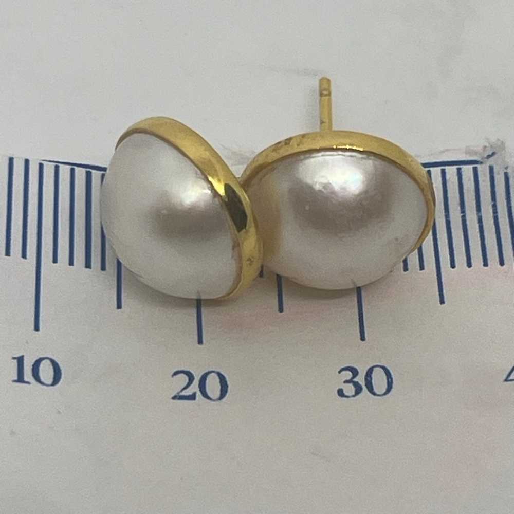 14k Round Mabe Pearl Earrings - image 7