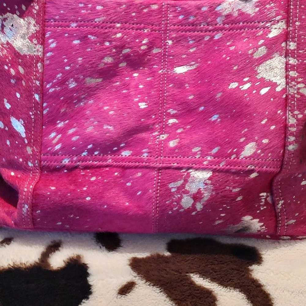 Hot pink cowhide purse - image 4
