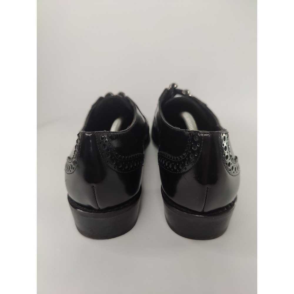 Black Stuart weitzman wingtip lace up shoes sz 8 - image 4