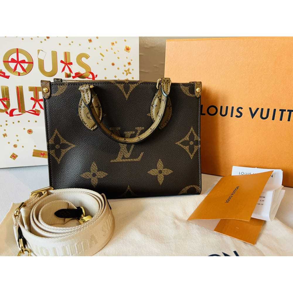 Louis Vuitton Onthego leather crossbody bag - image 2
