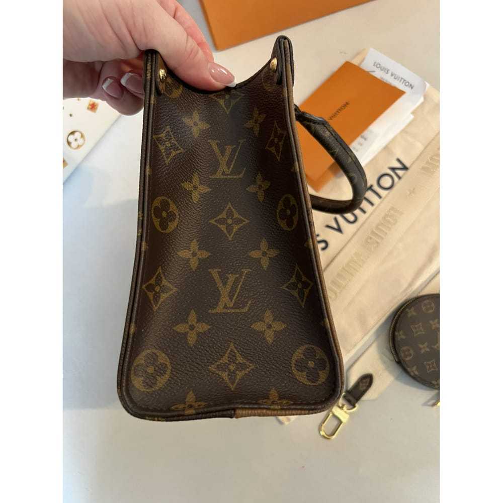Louis Vuitton Onthego leather crossbody bag - image 6