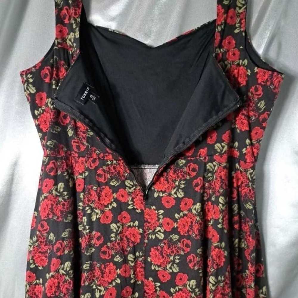 Torrid Swing Dress Plus Size 18 Black Red Rose Fl… - image 9