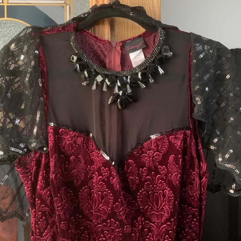 Velvet flapper dress and caplet - image 2