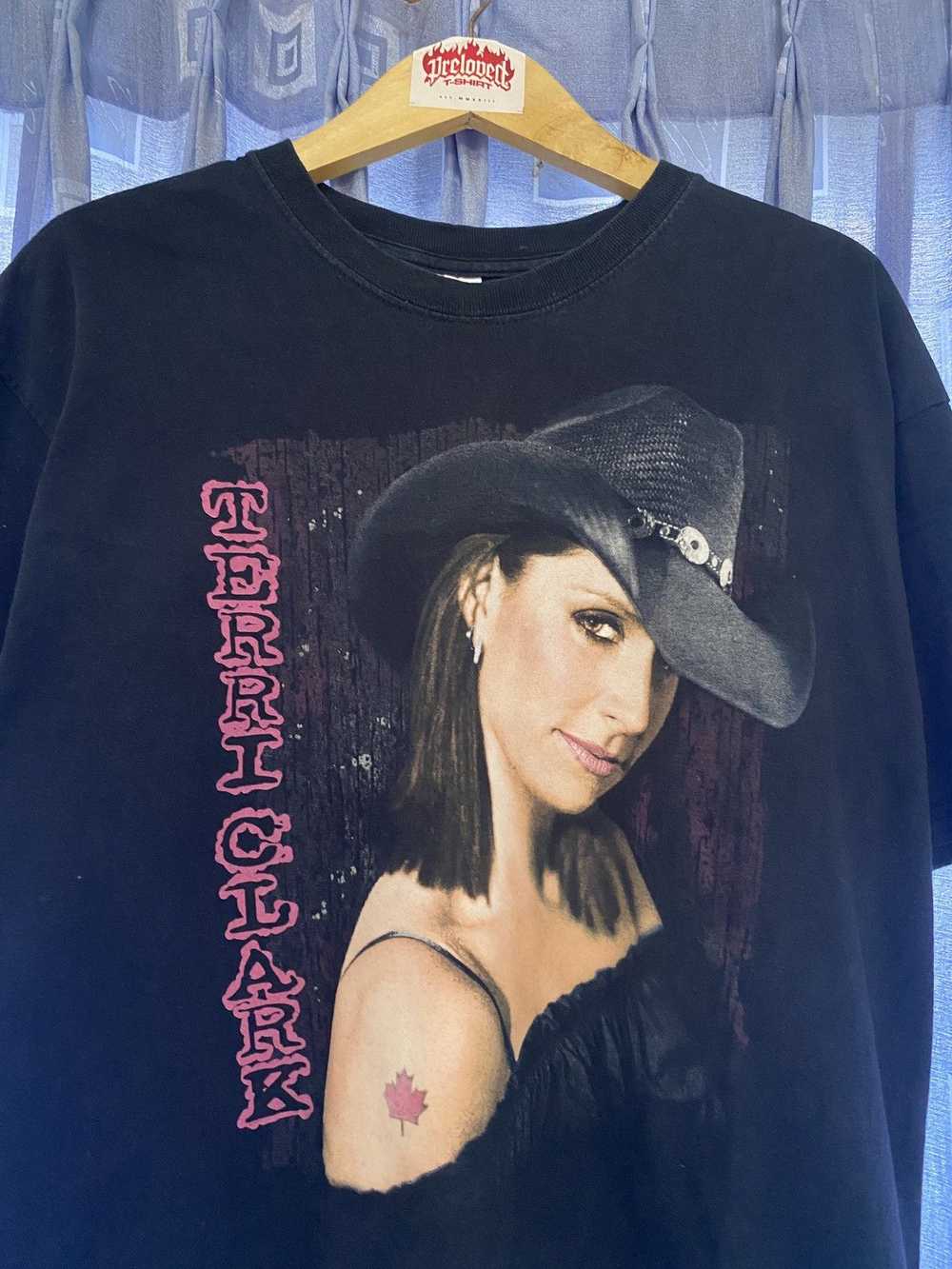 Band Tees Terri Clark Singer tee - image 2