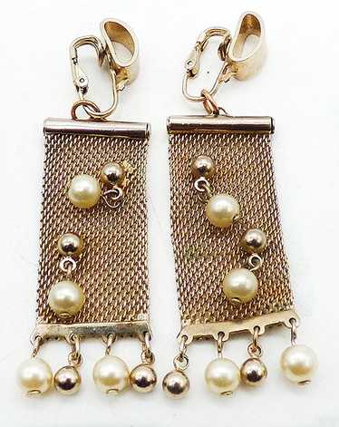 Gold Mesh Chain Dangling Earrings - image 1