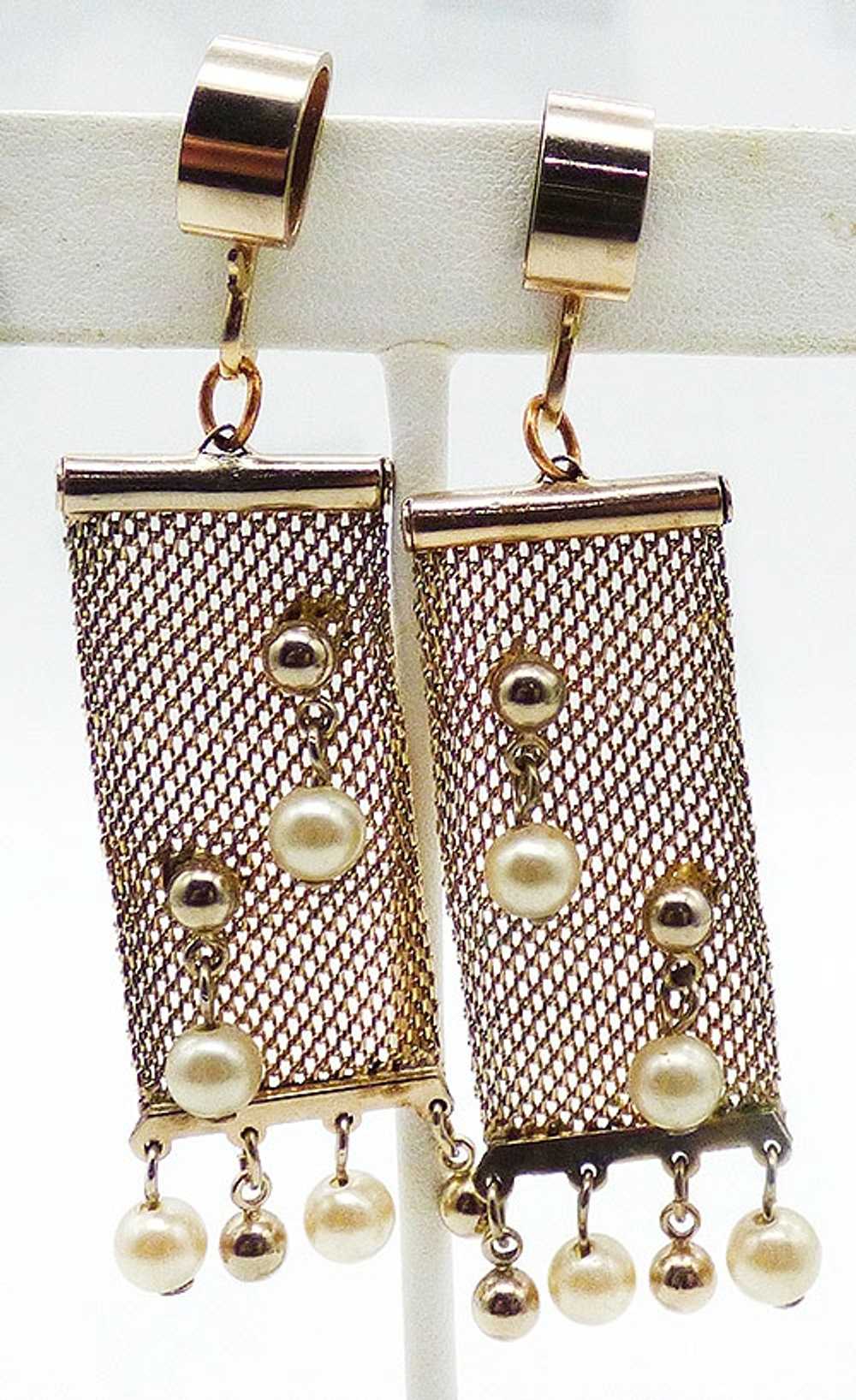 Gold Mesh Chain Dangling Earrings - image 2