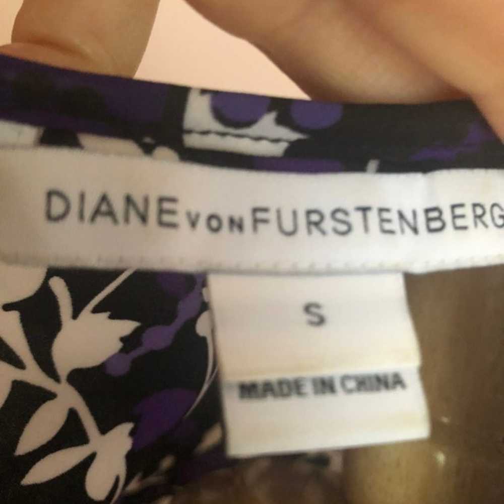 Diane von Furstenberg v-neck blouse - image 4