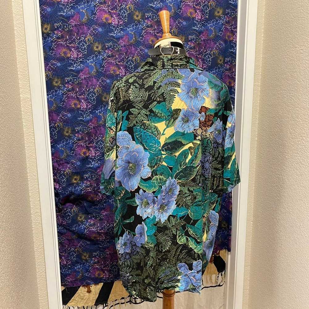 Lovely Vintage groovy floral top - image 8