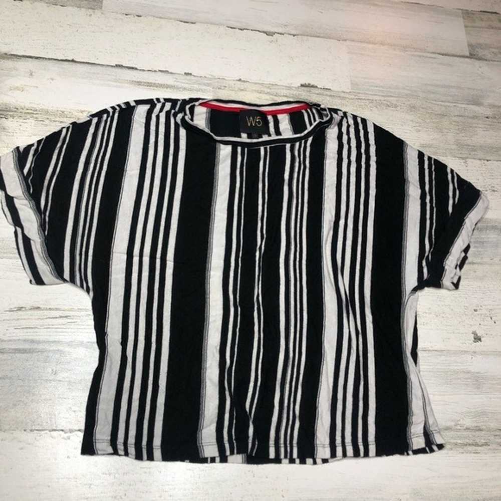 top Stripe crop top white black size small - image 2