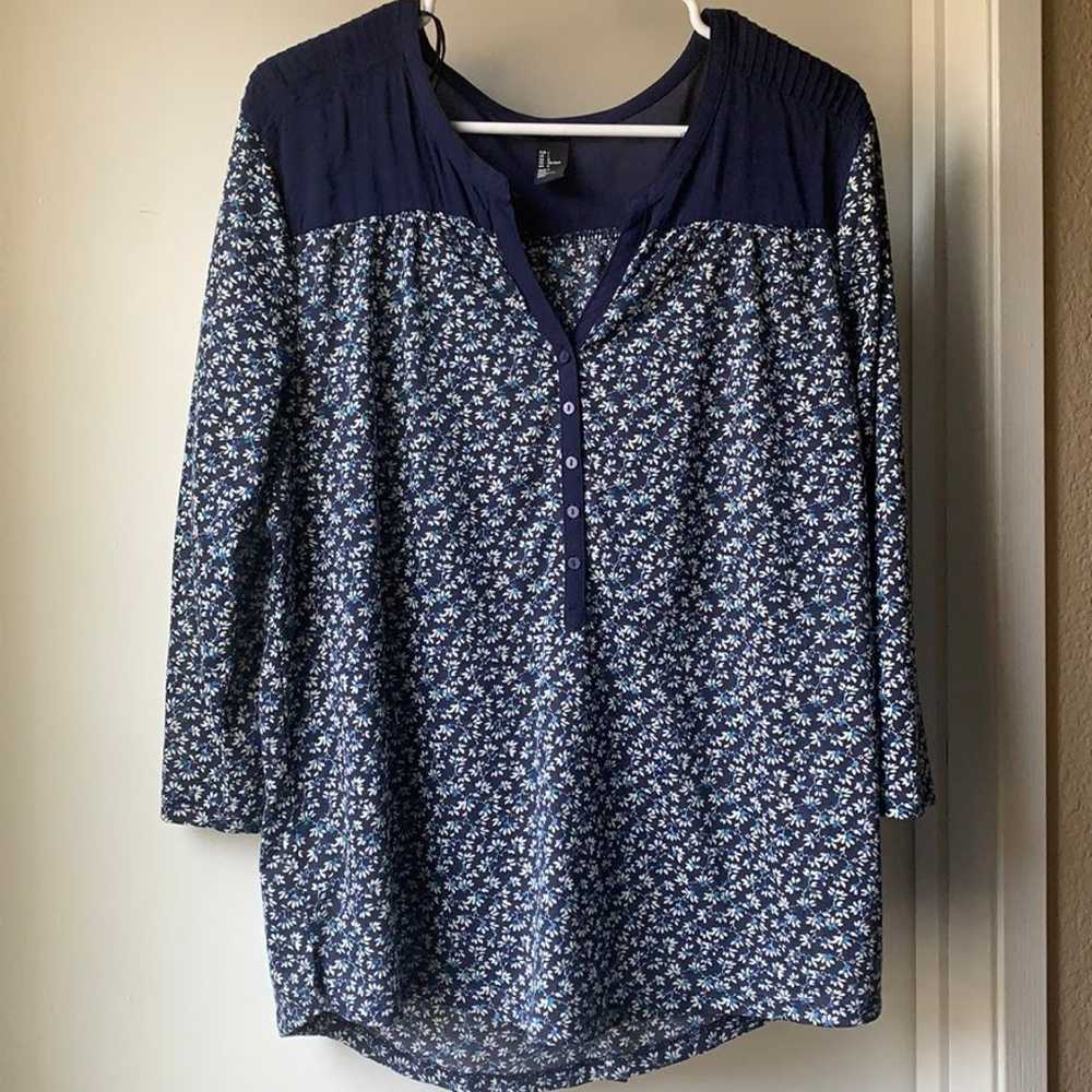 Blue floral 3/4 sleeve blouse - image 1