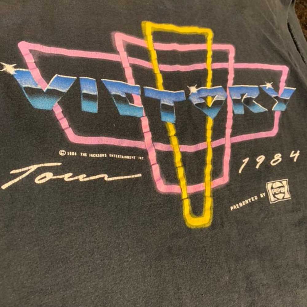 Michael Jackson Victory Tour 1984 Shirt & Stickers - image 5