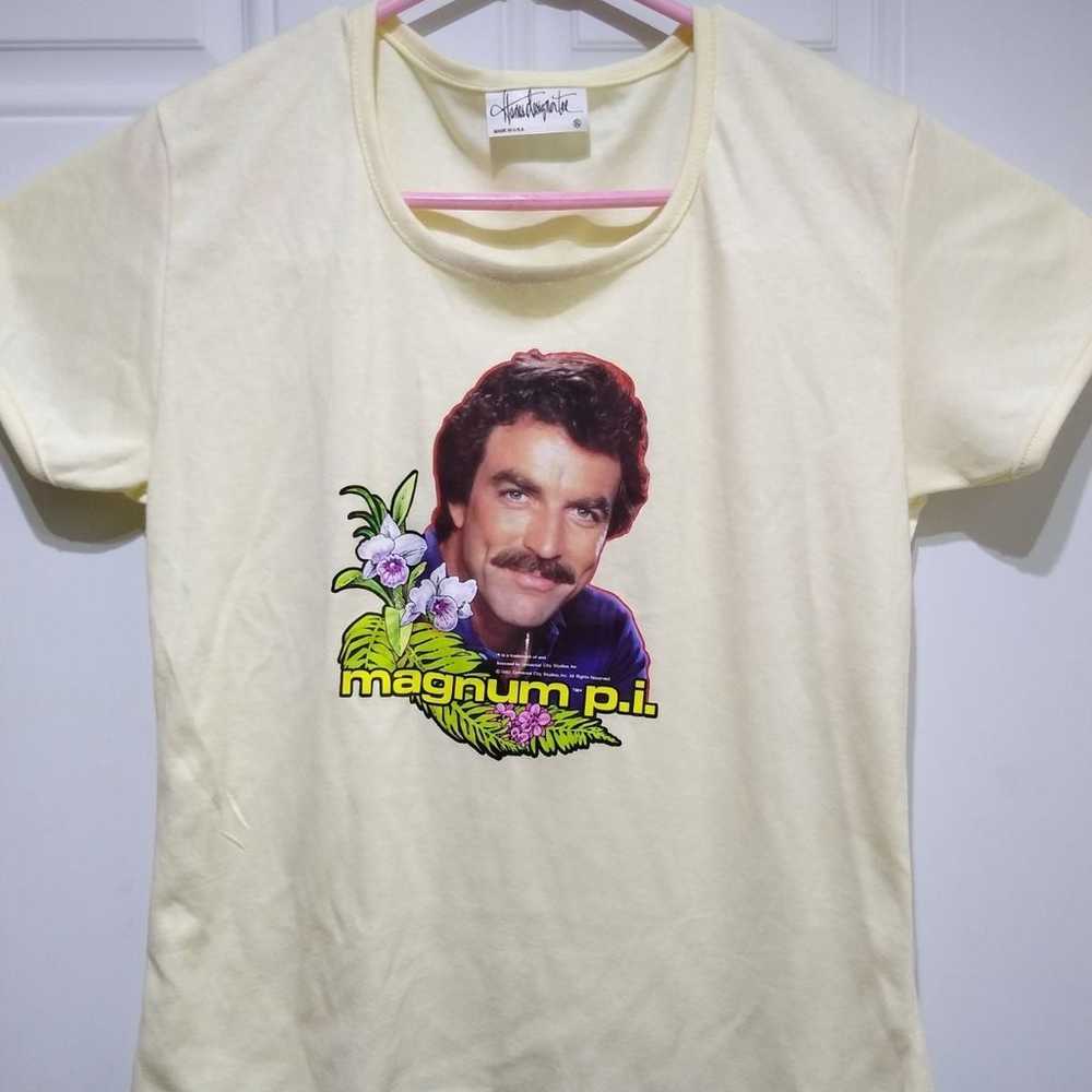 Vintage Magnum P.I. T-Shirt 80's Hanes Tom Selleck - image 2