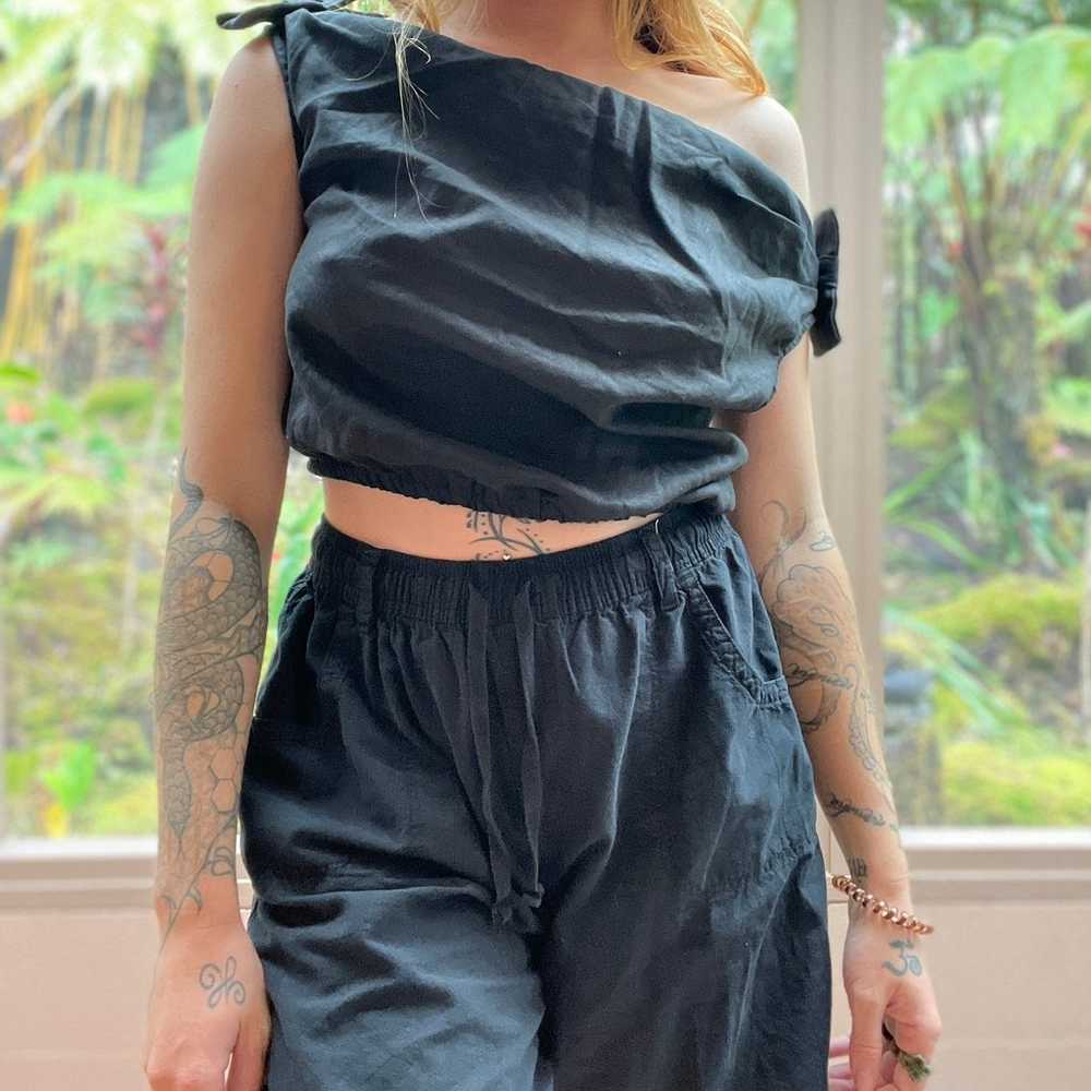 Black Linen Crop Top - image 2