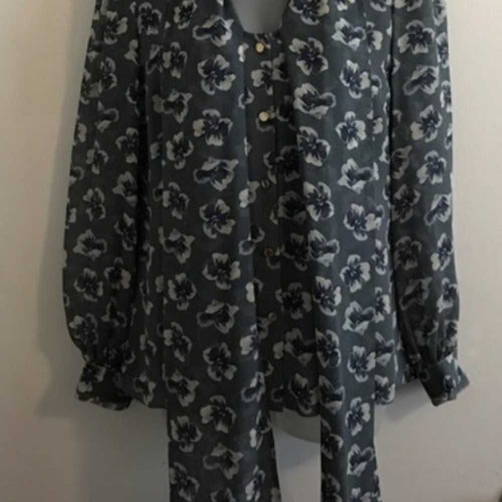 Tory burch dark gray floral tie blouse sz 4 - image 2