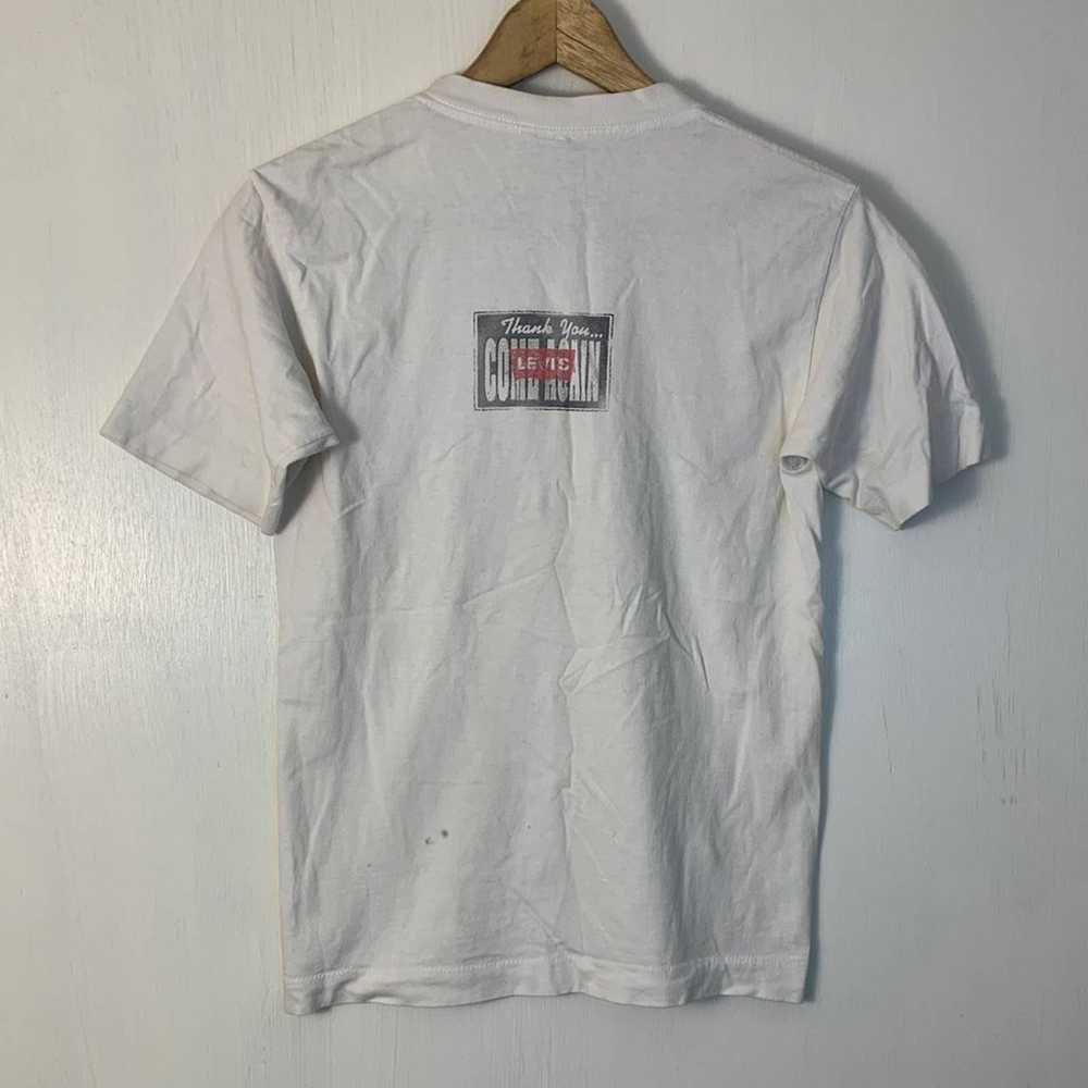 Vintage 1995 Levi's T-shirt - image 4