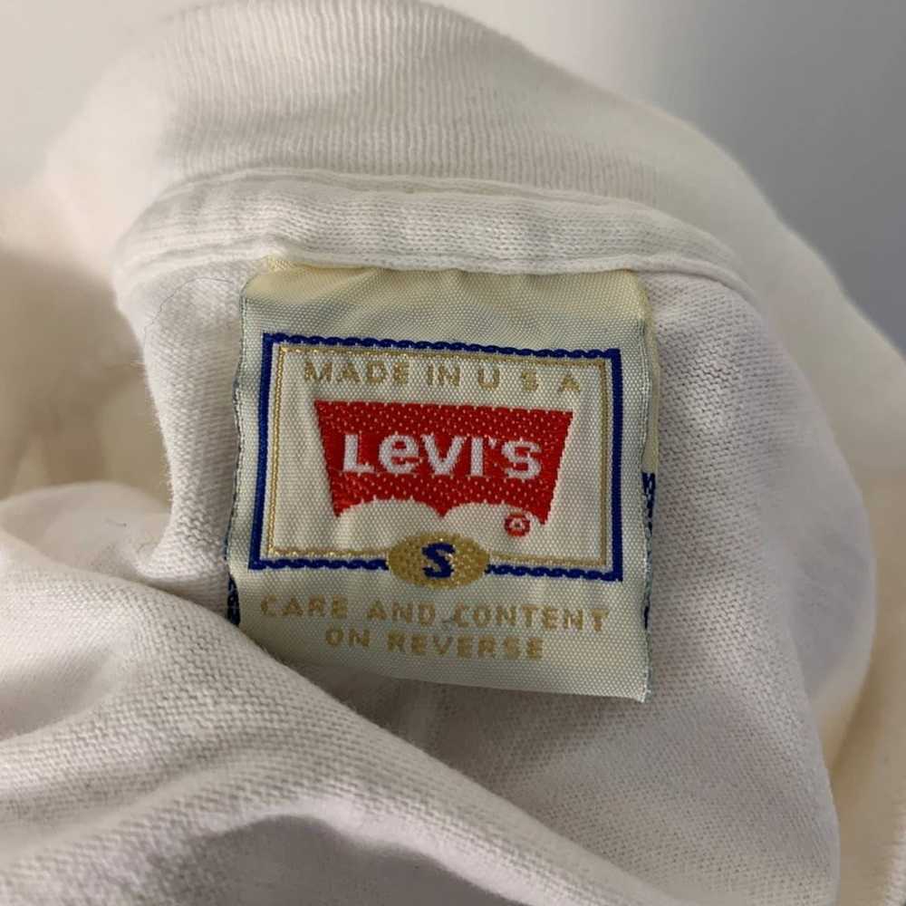 Vintage 1995 Levi's T-shirt - image 7