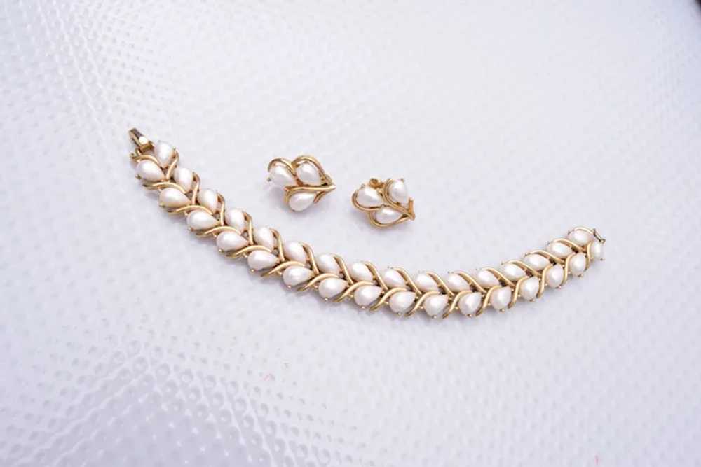 Crown Trifari Faux Pearl Bracelet and Earring Set - image 4
