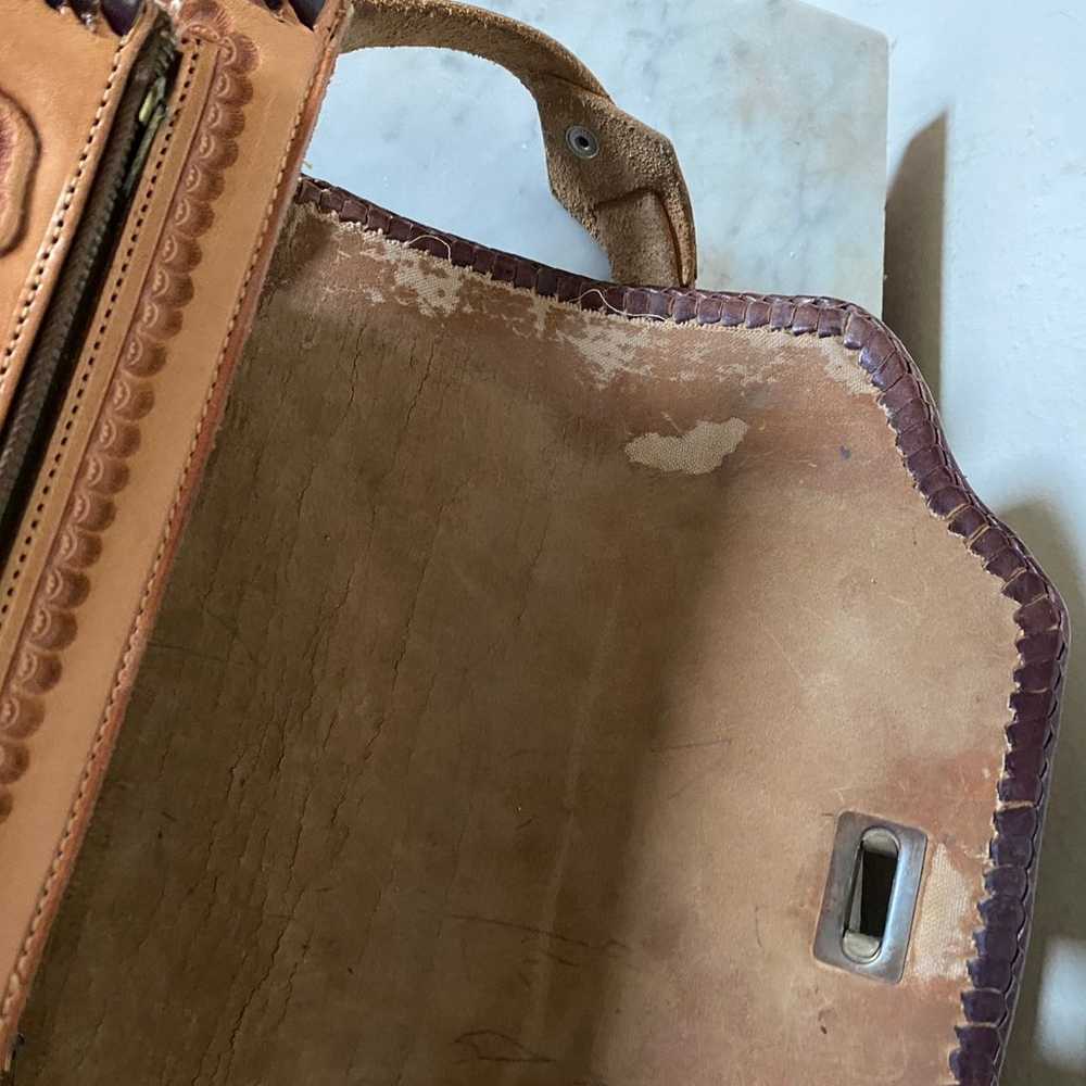 Vintage Hand tooled leather purse - image 3