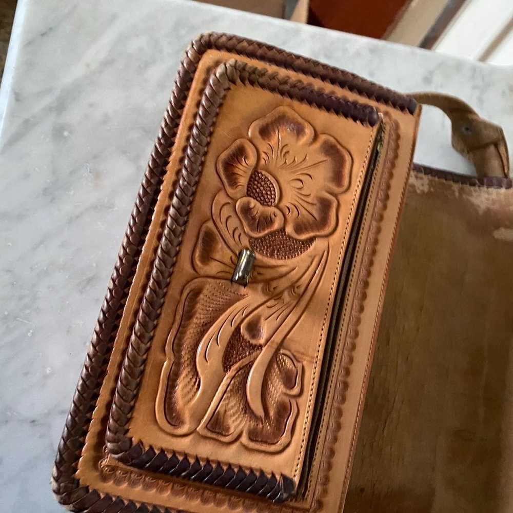 Vintage Hand tooled leather purse - image 4