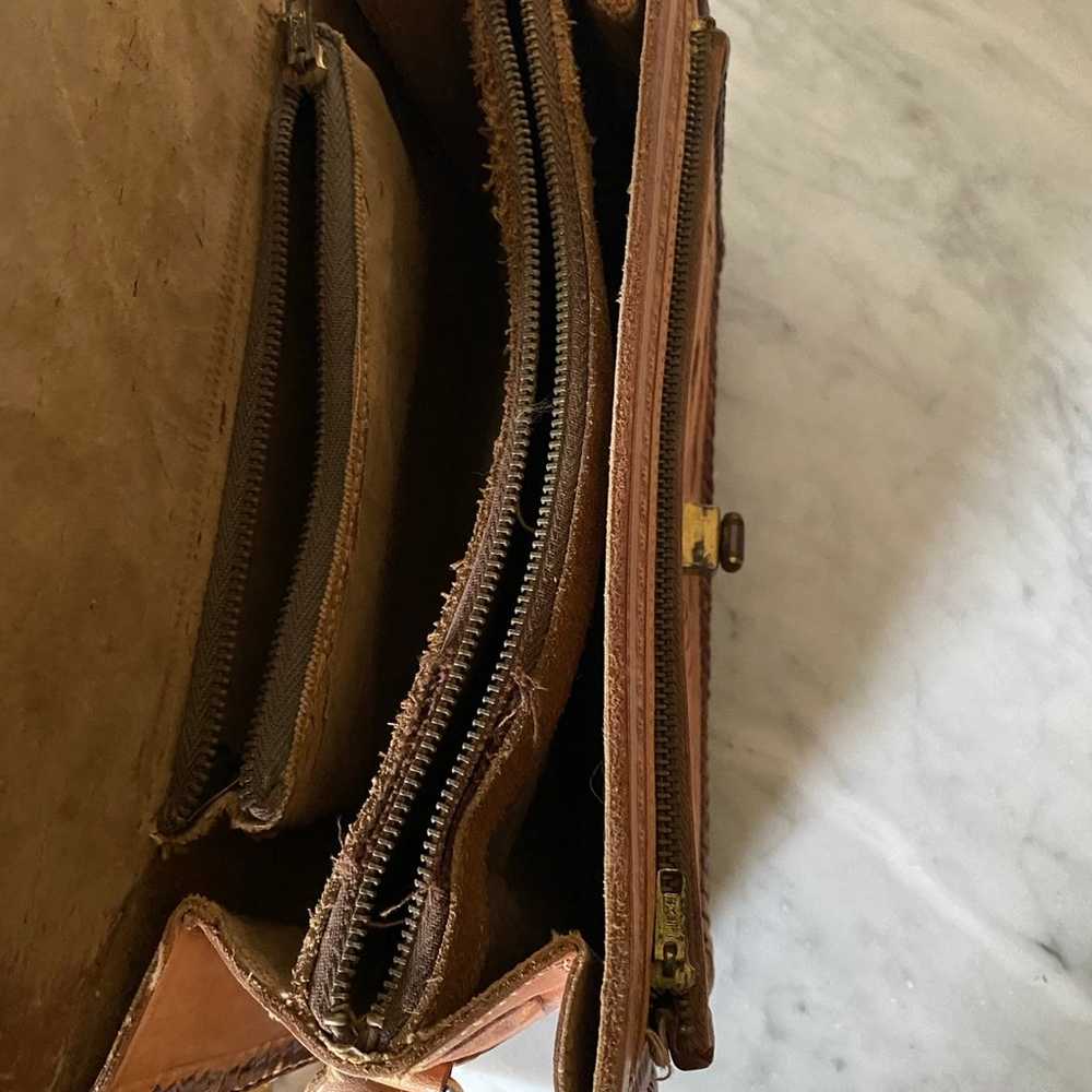 Vintage Hand tooled leather purse - image 5