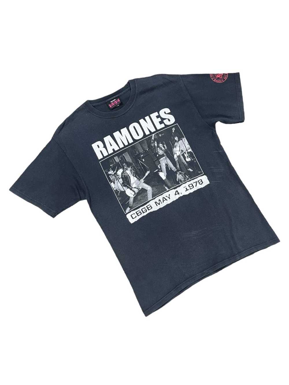 Band Tees × Rock Tees × Very Rare Vtg Ramones Tee - image 3