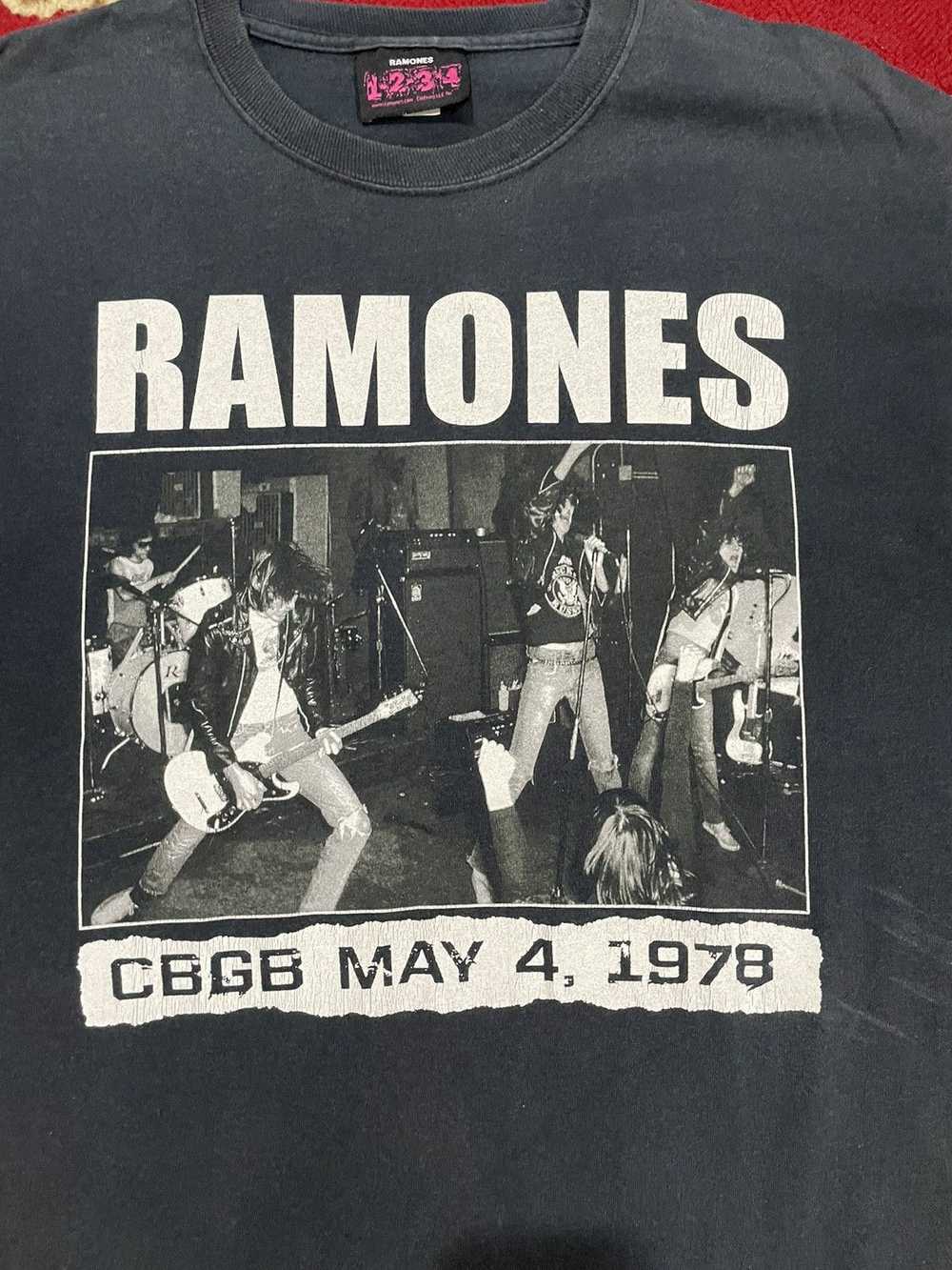 Band Tees × Rock Tees × Very Rare Vtg Ramones Tee - image 8