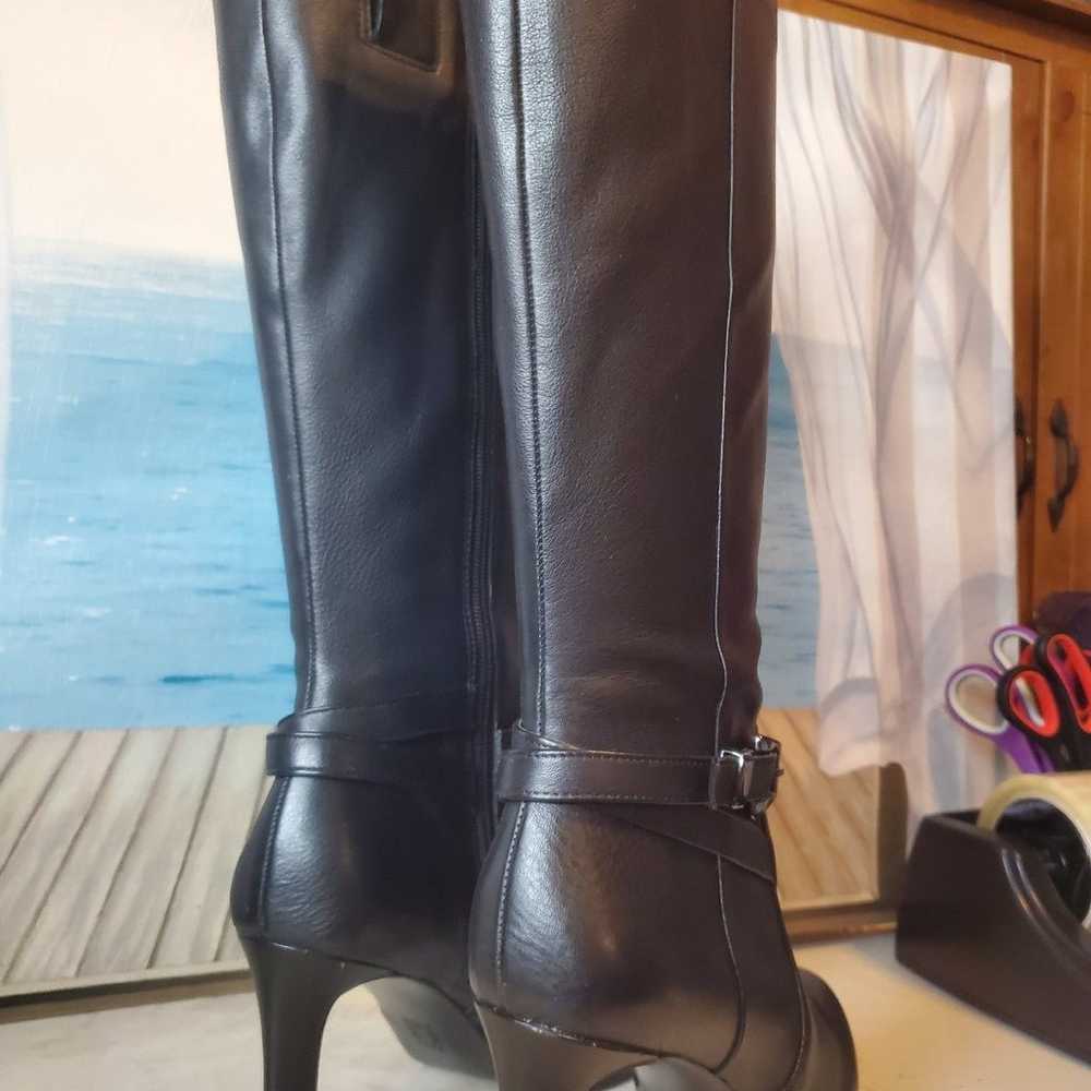 Size 9 Naturalizer Taelynn Knee High Boots - image 5