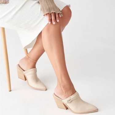 New dolce vita sita suede heel off white size 6 - image 1