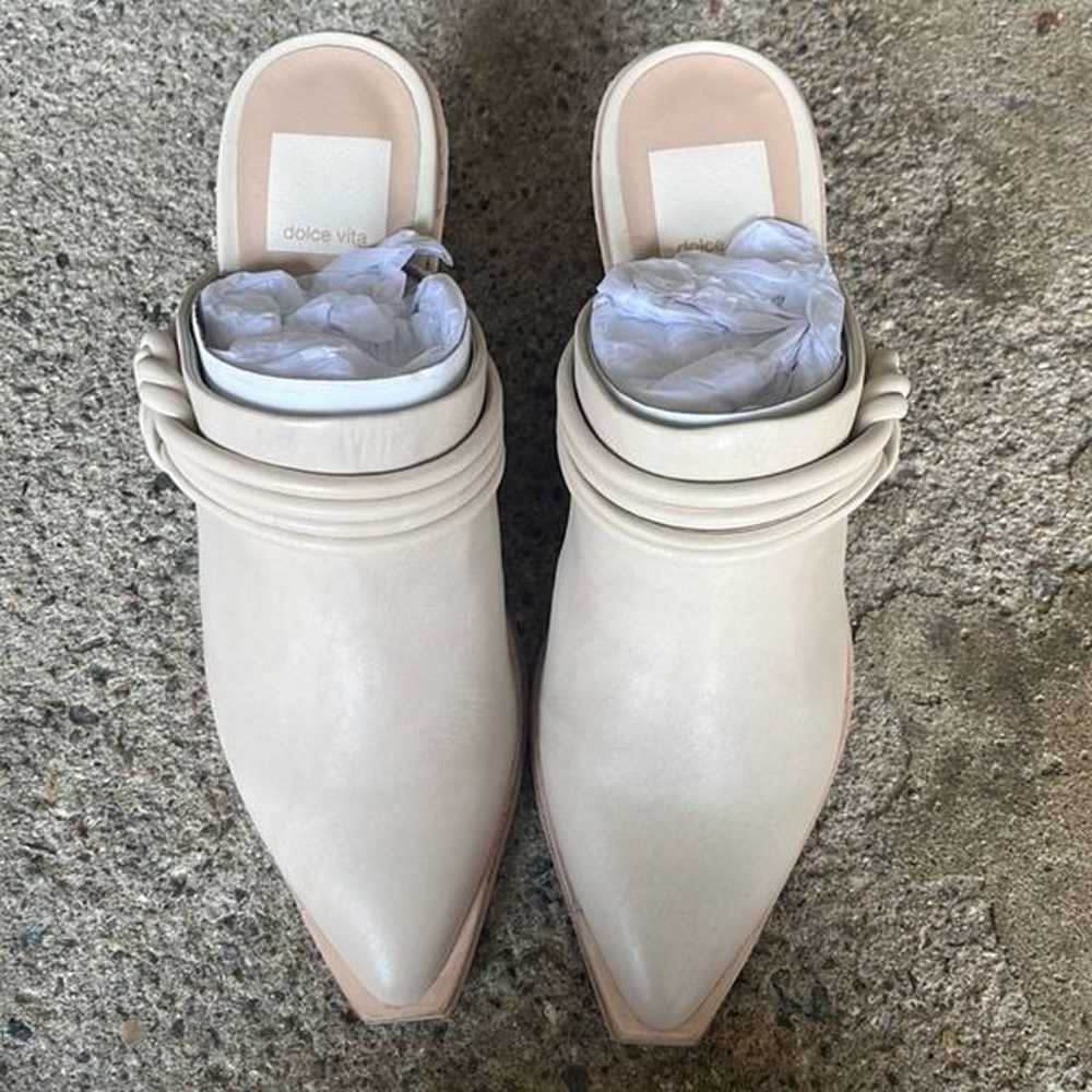 New dolce vita sita suede heel off white size 6 - image 4