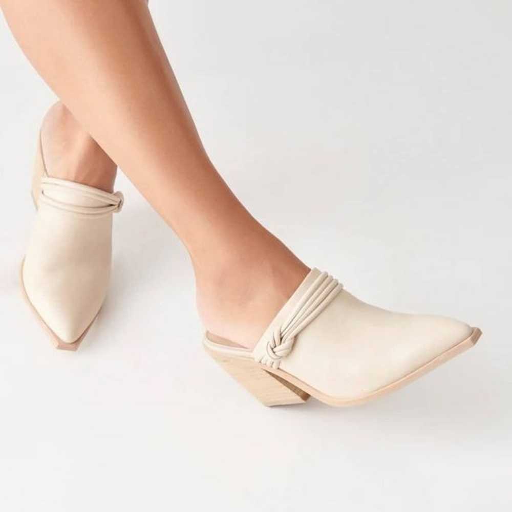 New dolce vita sita suede heel off white size 6 - image 5