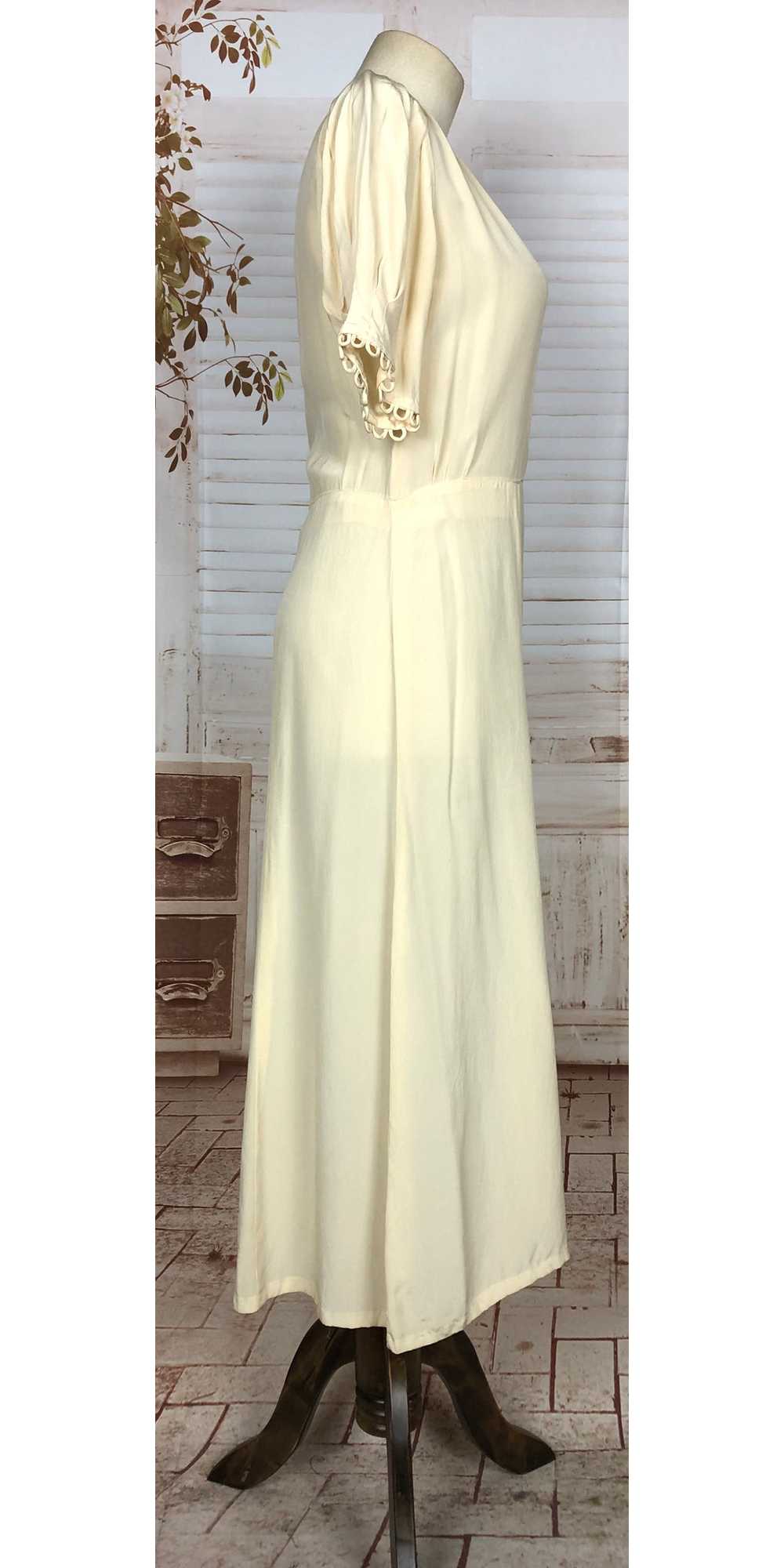 Exquisite Original 1930s Vintage Cream Dress With… - image 2