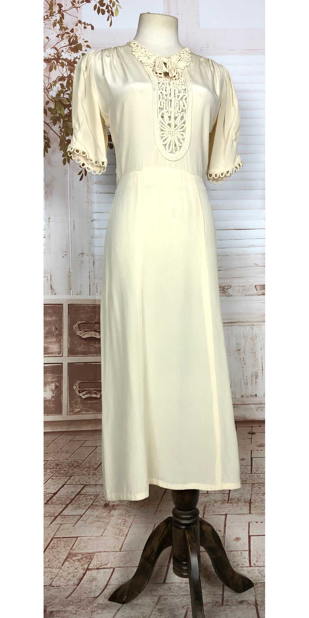 Exquisite Original 1930s Vintage Cream Dress With… - image 3