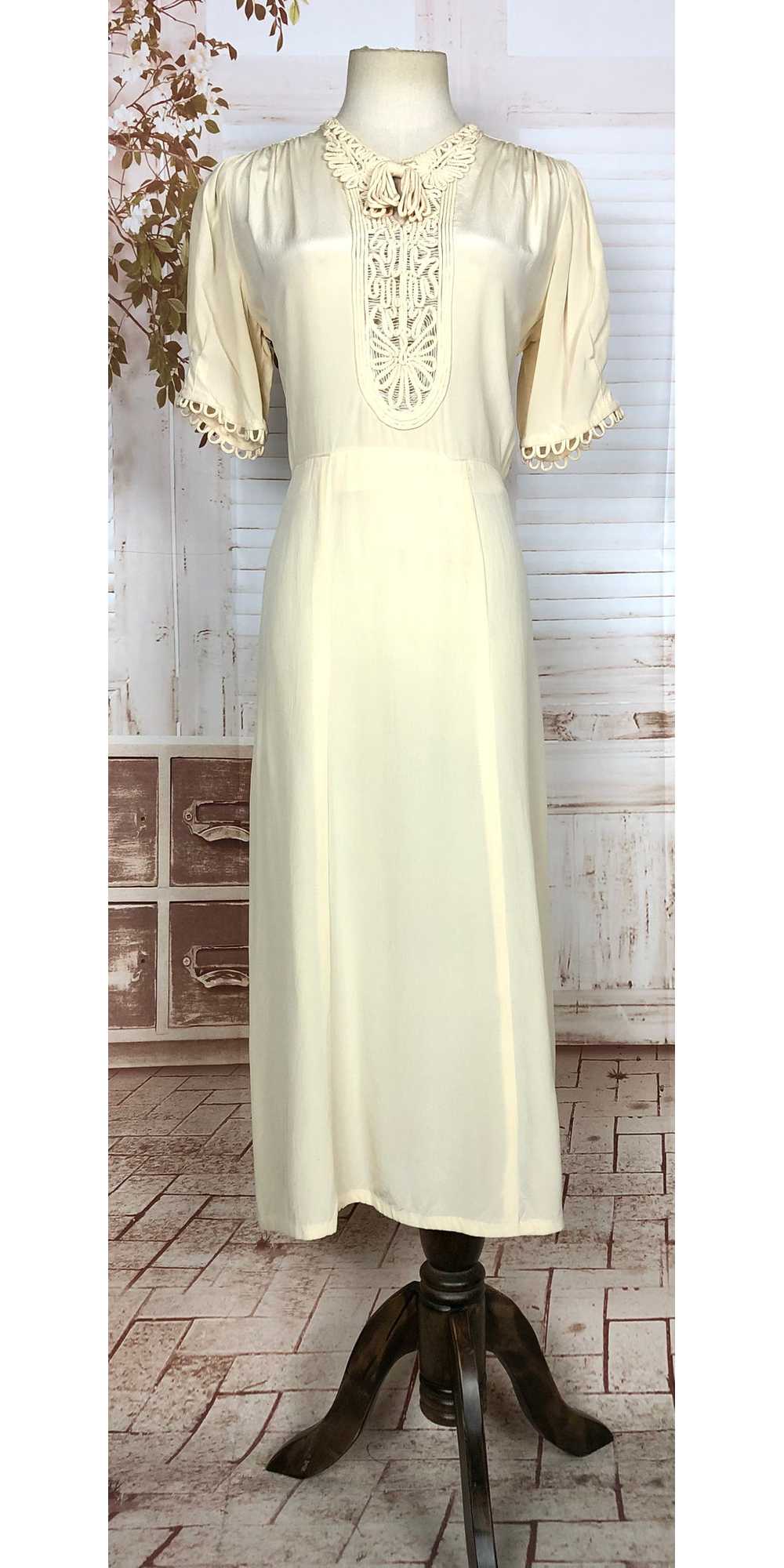 Exquisite Original 1930s Vintage Cream Dress With… - image 4