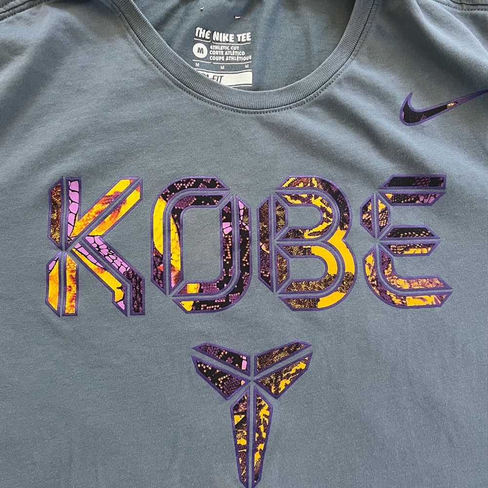 Kobe Bryant Nike Tee KOBE Sheath Black Mamba Gray… - image 1