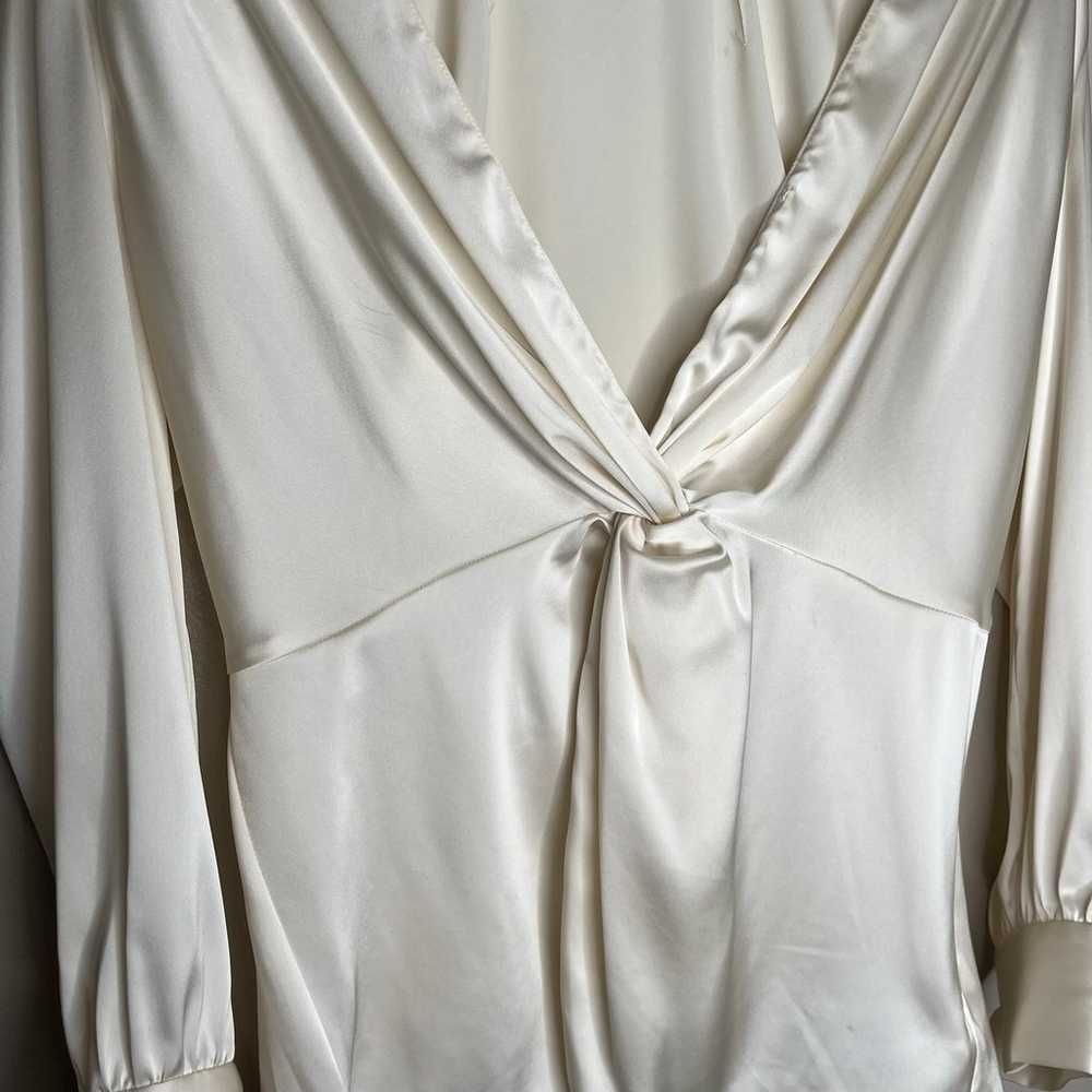 Theory Cream Twist Blouse in Satin Size 6 - image 5