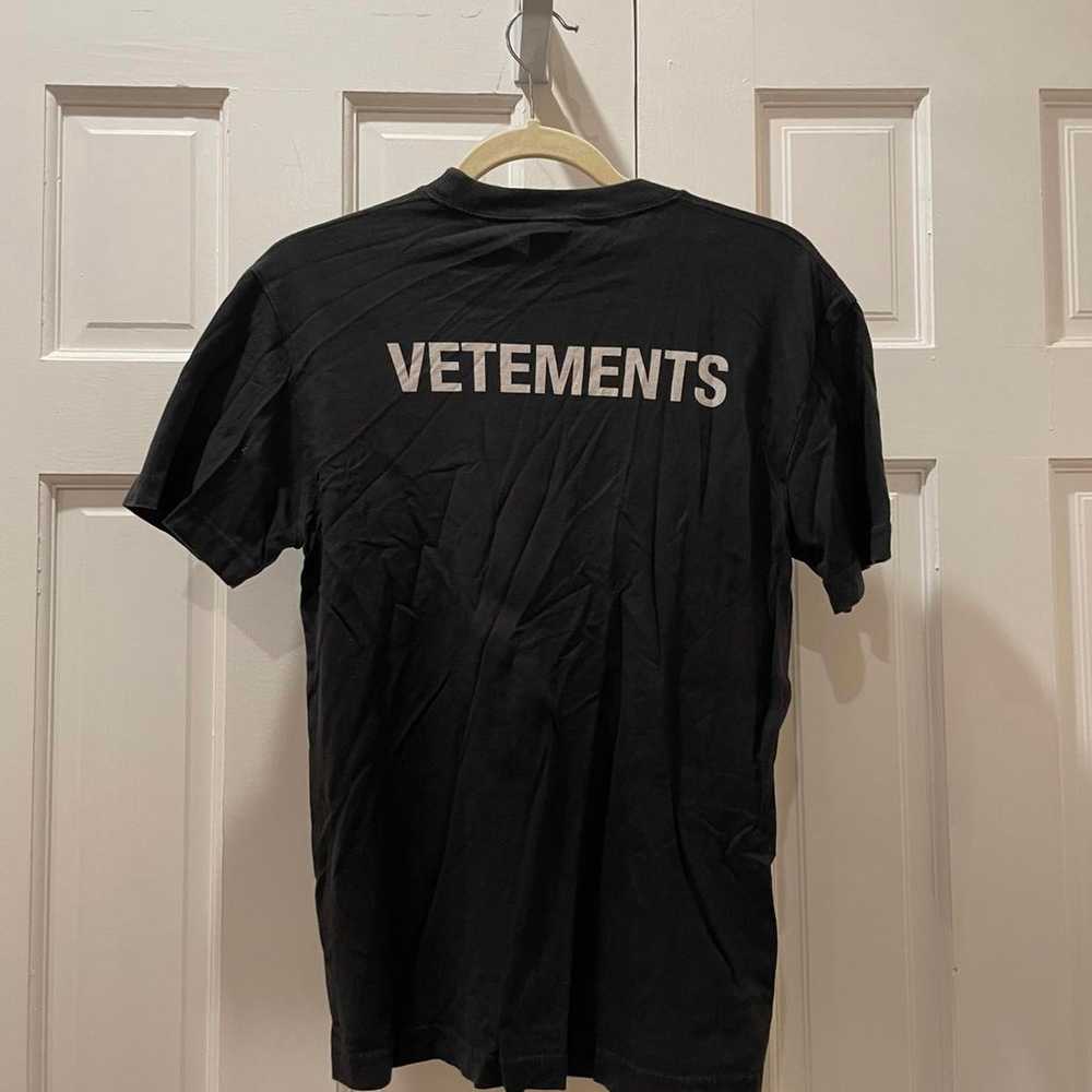 black vetements tee - image 3