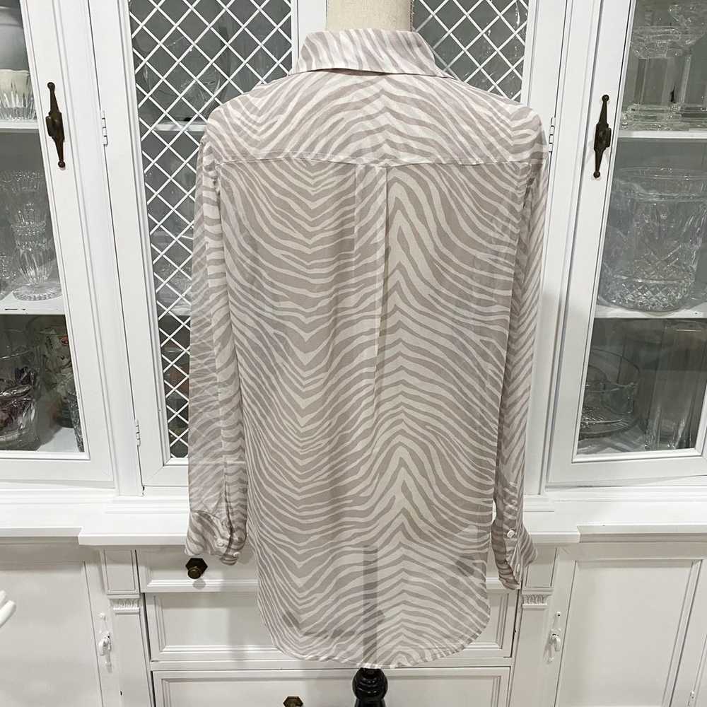 Equipment Femme Zebra Sheer Print 100% Silk Shirt… - image 3