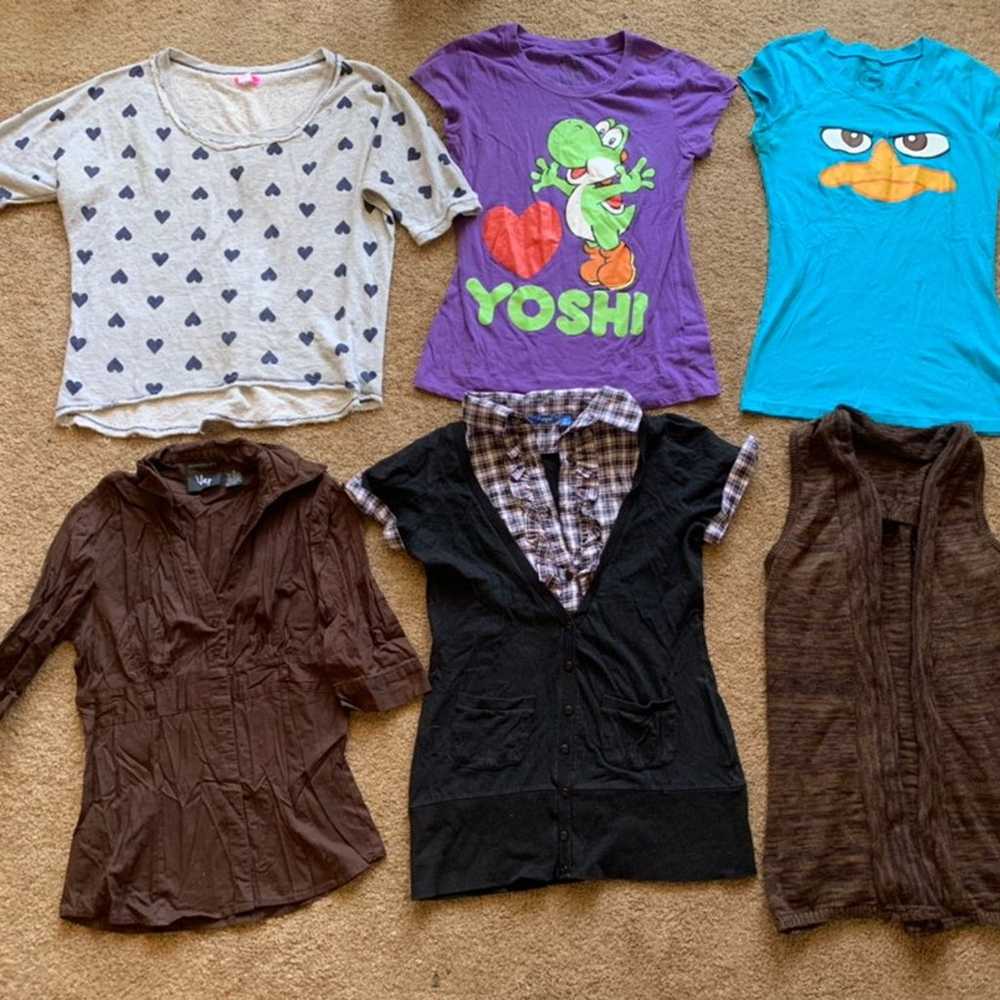 Bundle womens/teen shirts medium - image 4