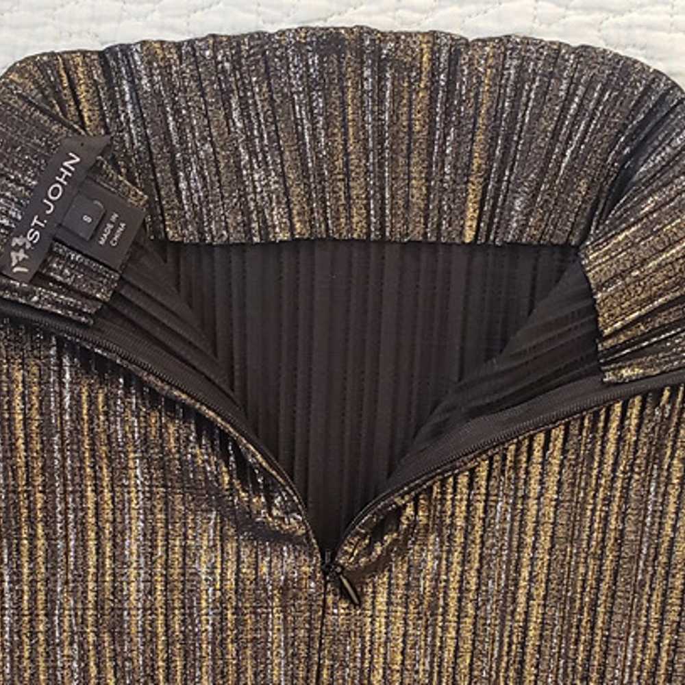 ST. JOHN Pleated Foil Top Funnel Neck Blouse 0400… - image 6