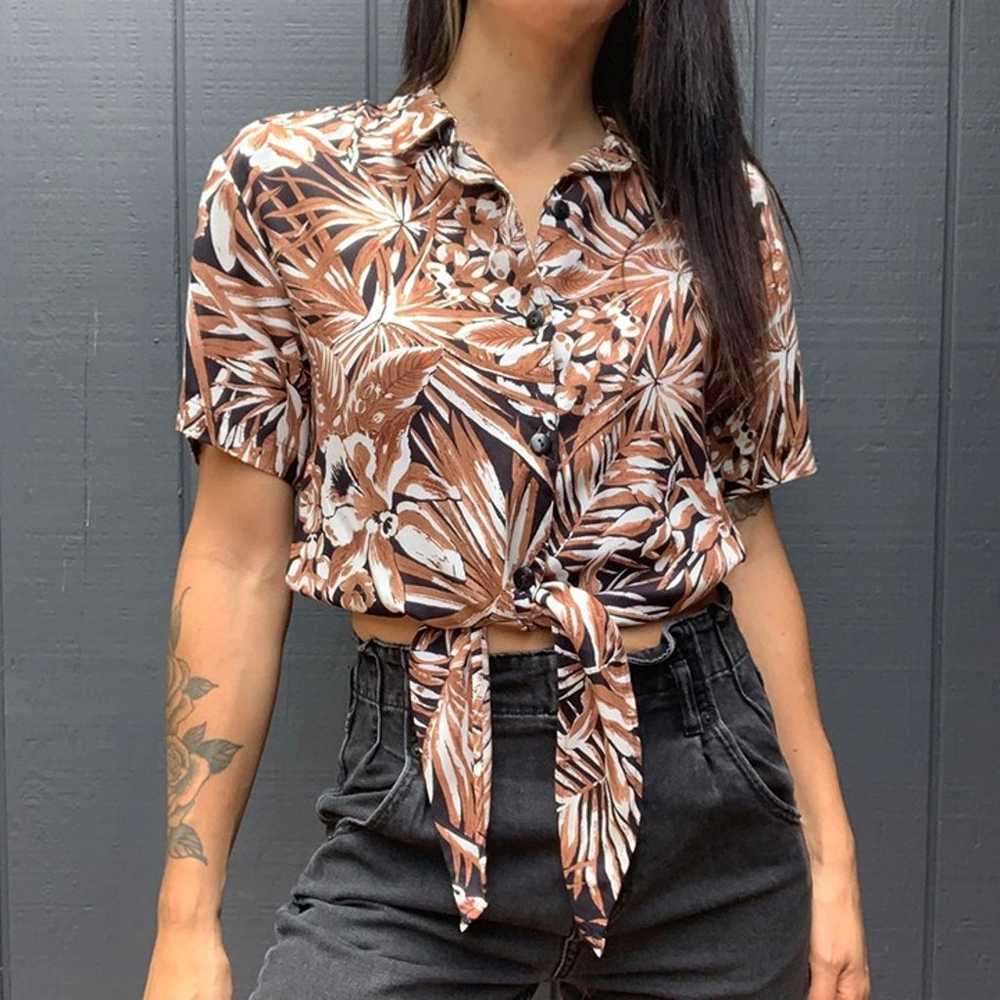 Vintage Ms. Choice palm print cropped tie-front t… - image 1