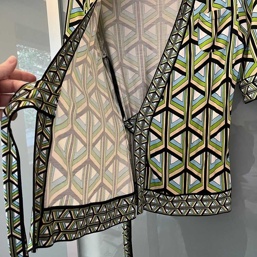 Diane von Furstenberg Silk Wrap Blouse size 10 vi… - image 7