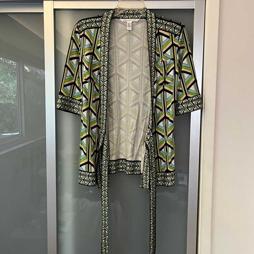 Diane von Furstenberg Silk Wrap Blouse size 10 vi… - image 8