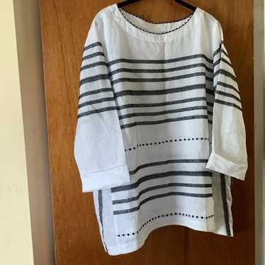 White linen tunic with black stripes - image 1