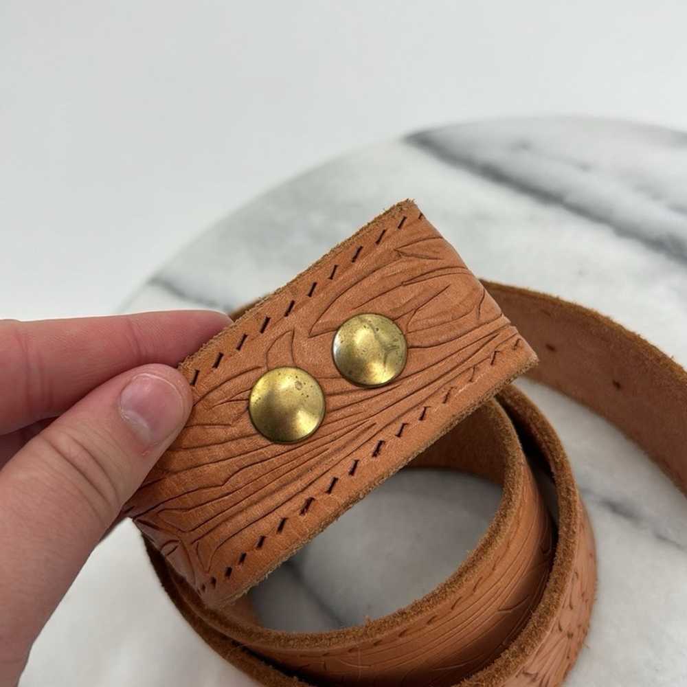 Vintage handmade tooled leather tan belt - image 3