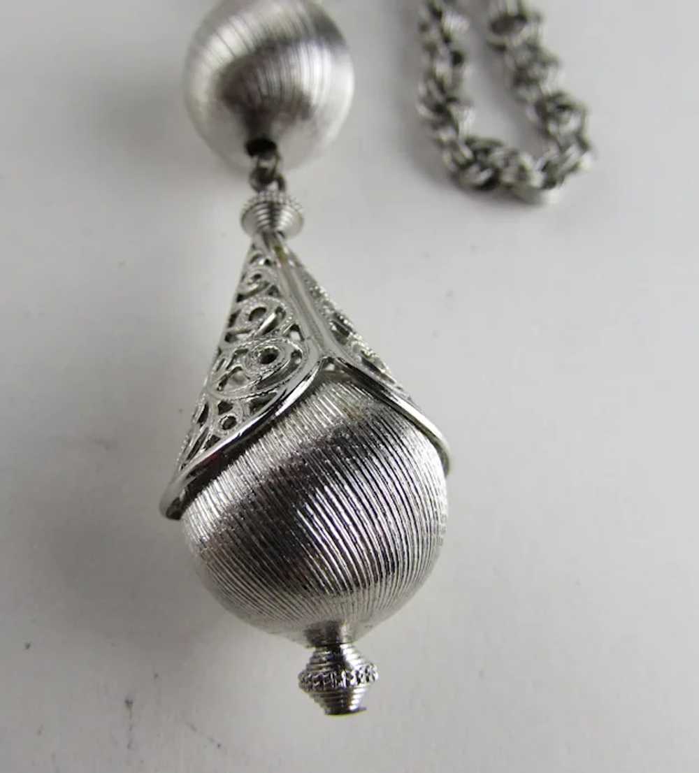 Vintage Monet Silver Tone Necklace and Central Pe… - image 7