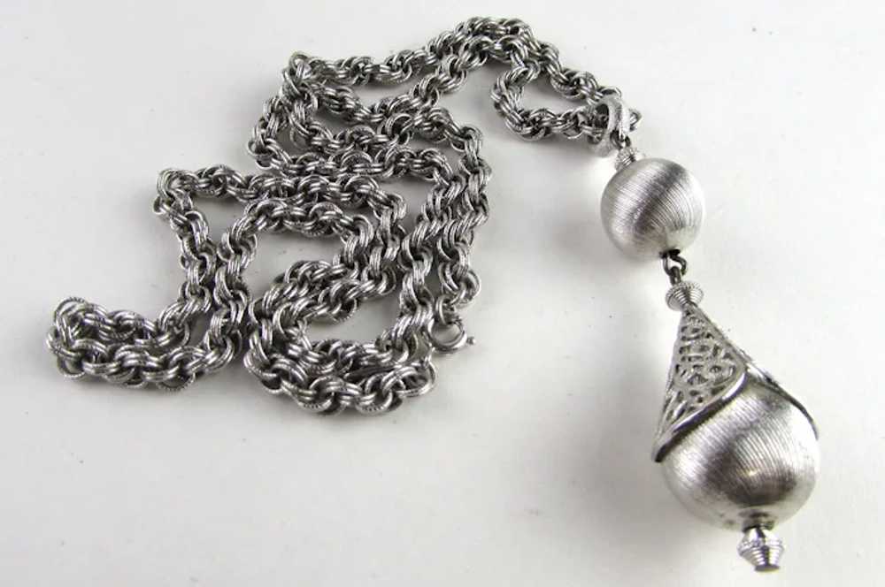 Vintage Monet Silver Tone Necklace and Central Pe… - image 9