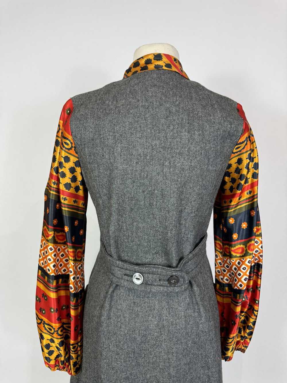 1960s Mod Mini Dress - Grey Wool & Paisley Satin … - image 6