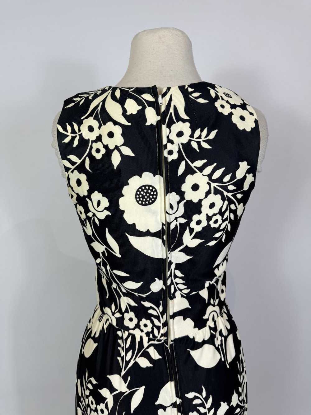 1970s Black and White Floral Print Maxi Dress wit… - image 6